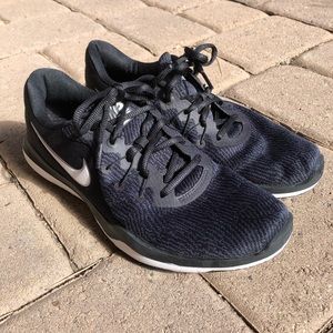 Nike Women’s Flex Supreme Tr 6 Running Sneaker